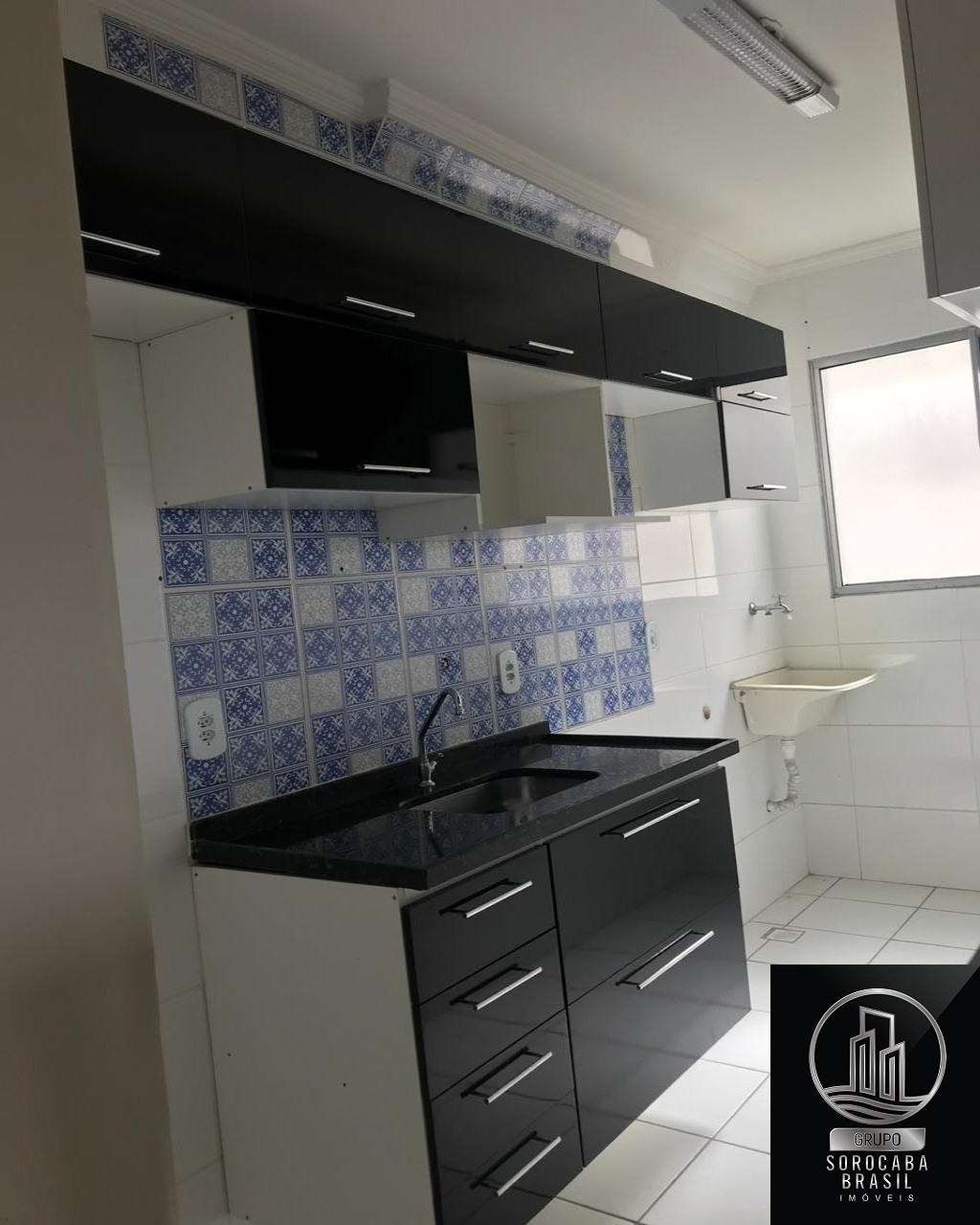 Apartamento com 2 dormitórios à venda, 47 m² por R$ 175.000 