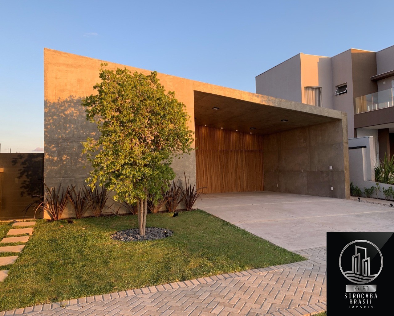Casa com 4 dormitórios à venda, 240 m² por R$ 1.999.000 - al