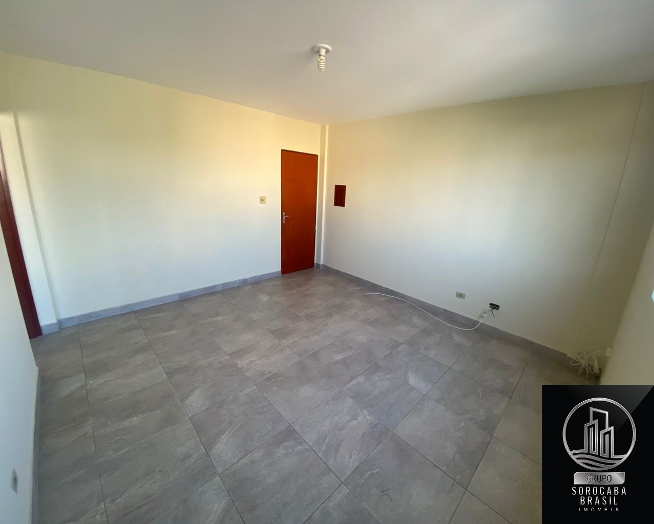 Apartamento com 2 dormitórios à venda, 80 m² por R$ 165.000 