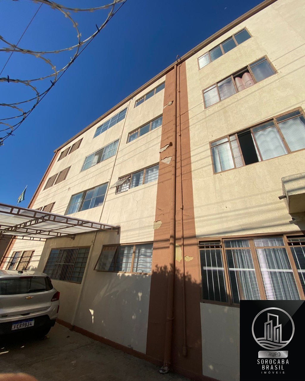 Apartamento com 2 dormitórios à venda, 75 m² por R$ 165.000 