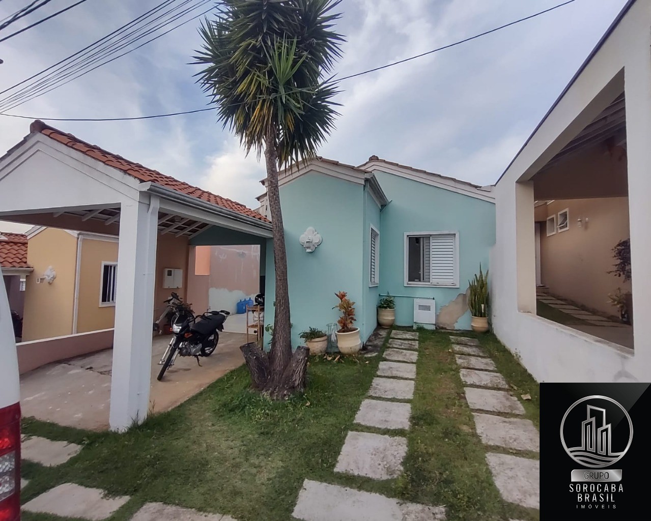 Casa com 3 dormitórios à venda, 100 m² por R$ 430.000 - cond