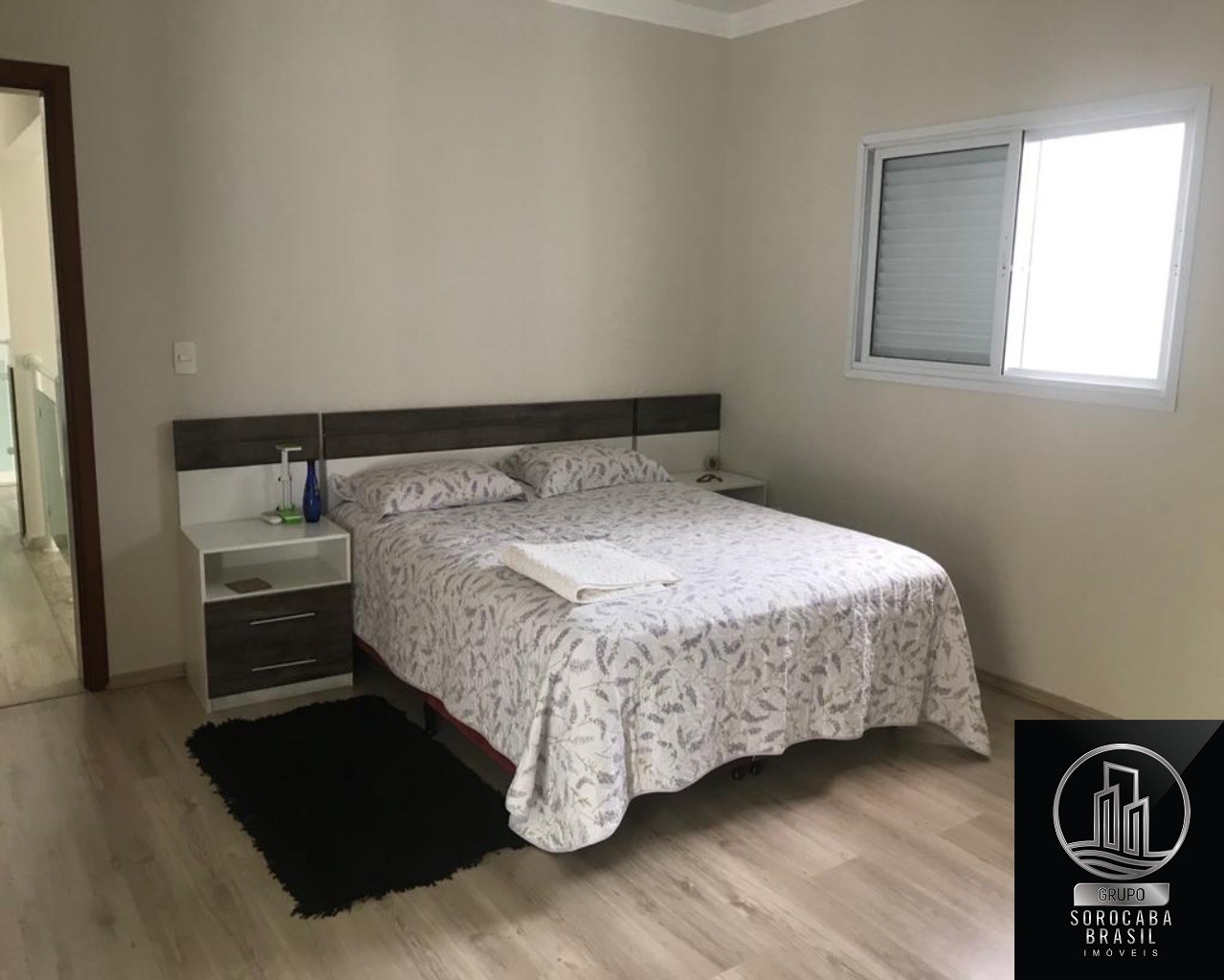 Sobrado com 4 dormitórios à venda, 234 m² por R$ 800.000 - j