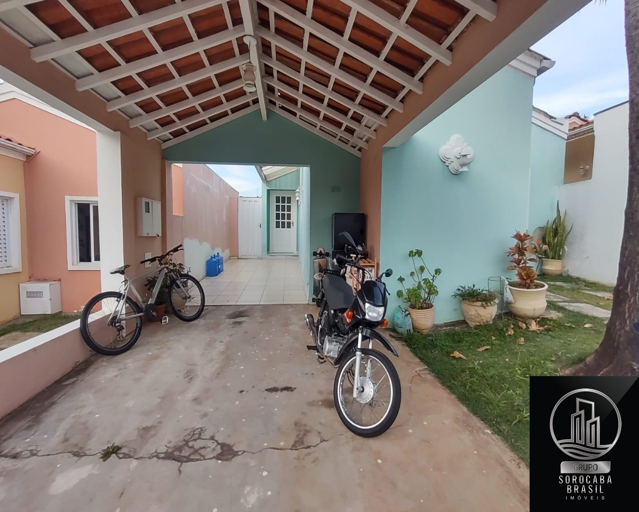Casa com 3 dormitórios à venda, 100 m² por R$ 430.000 - cond