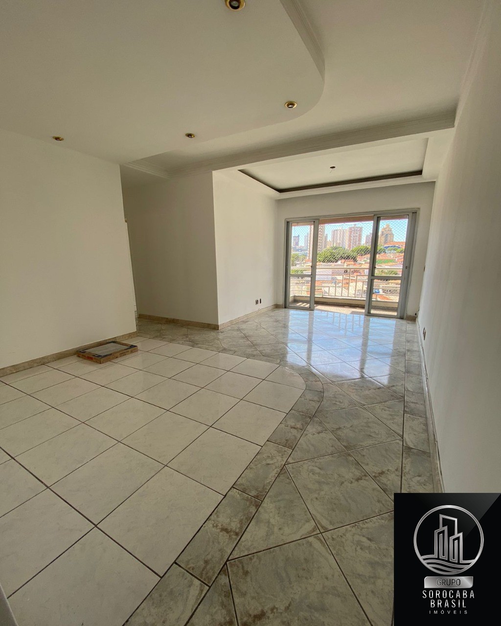 Apartamento com 3 dormitórios à venda, 133 m² por R$ 380.000
