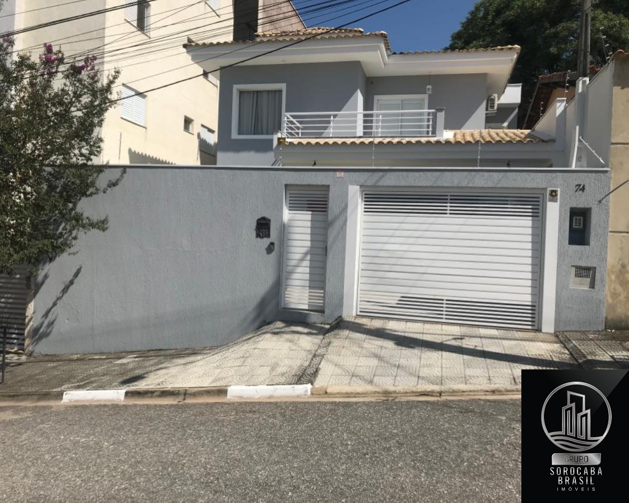 Sobrado com 4 dormitórios à venda, 234 m² por R$ 800.000 - j