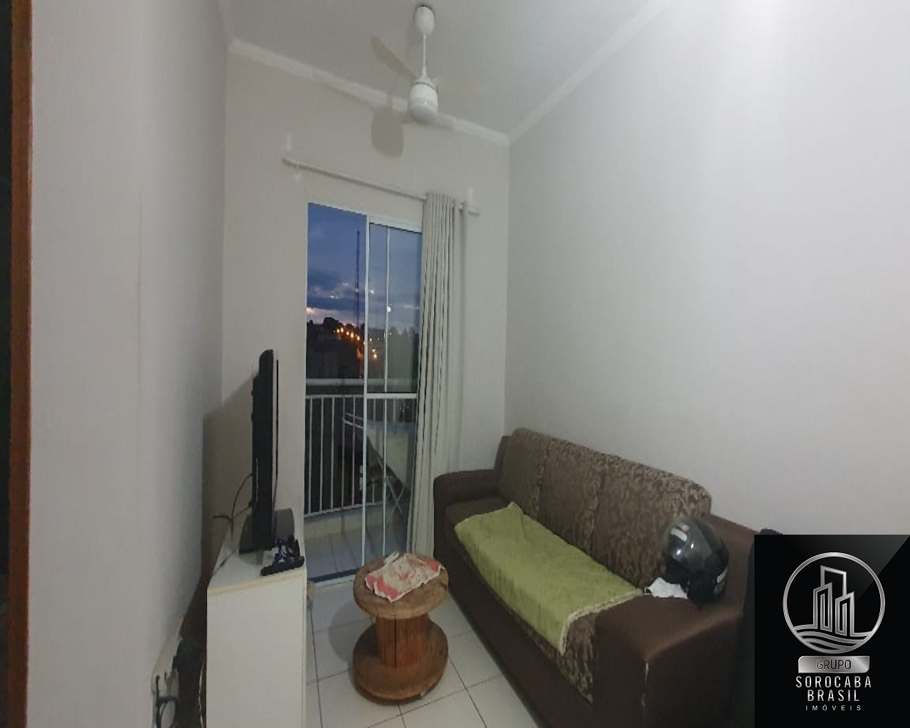 Apartamento com 2 dormitórios à venda, 63 m² por R$ 210.000 