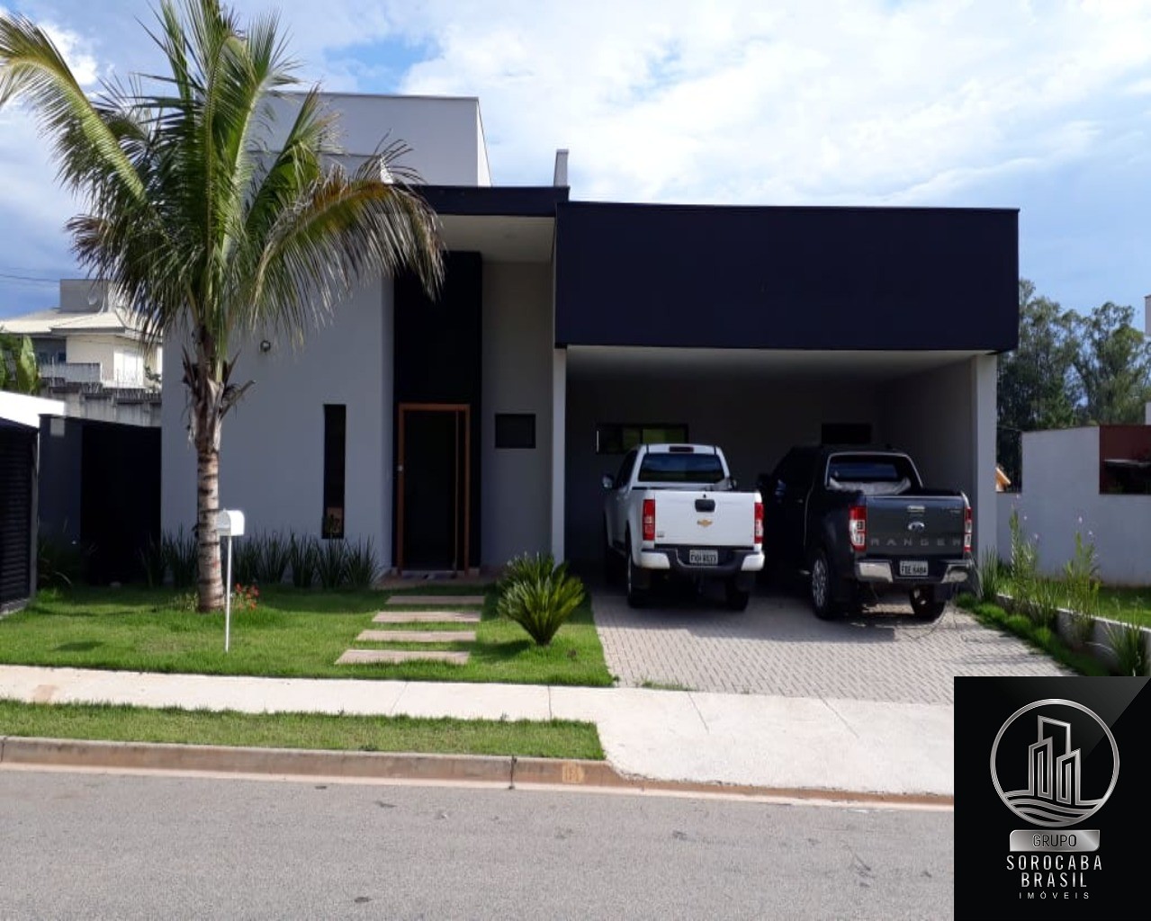 Casa com 3 dormitórios à venda, 370 m² por R$ 2.500.000 - co
