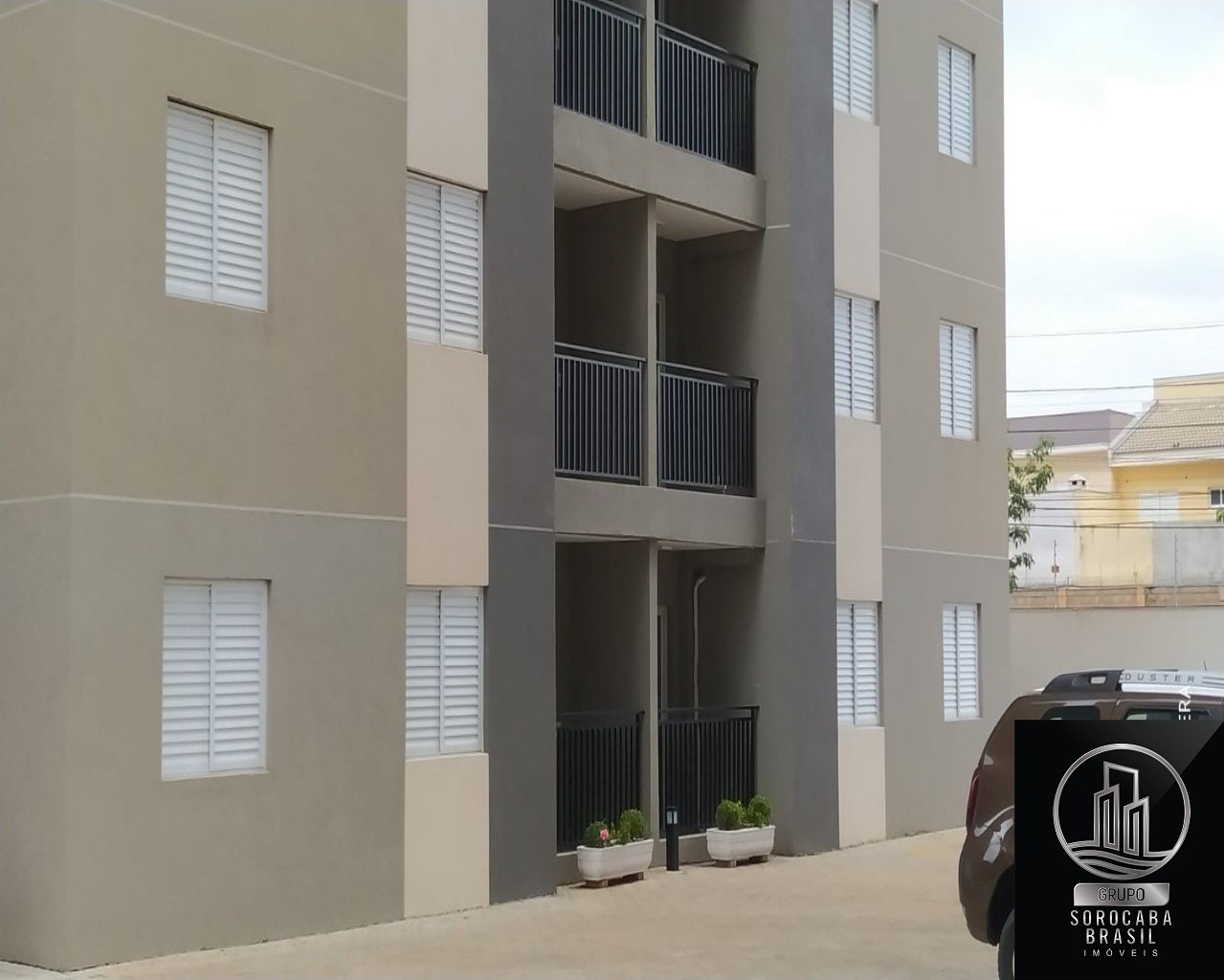 Apartamento com 3 dormitórios à venda, 60 m² por R$ 210.000 