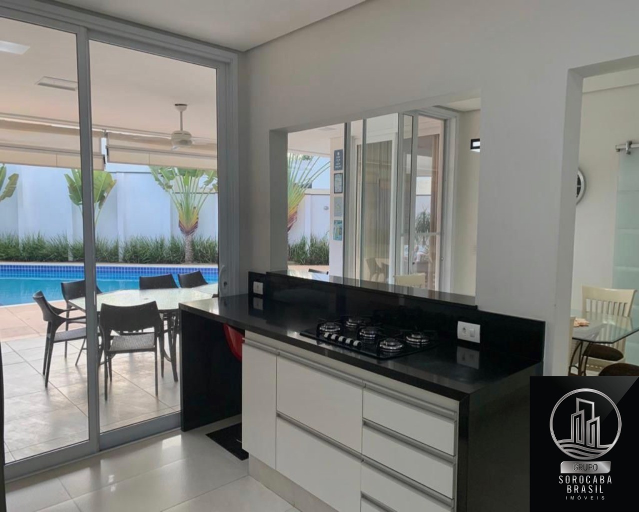 Sobrado com 4 dormitórios à venda, 490 m² por R$ 2.980.000 -