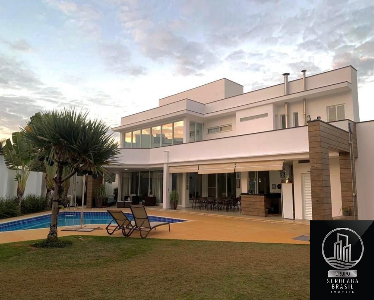Sobrado com 4 dormitórios à venda, 490 m² por R$ 2.980.000 -