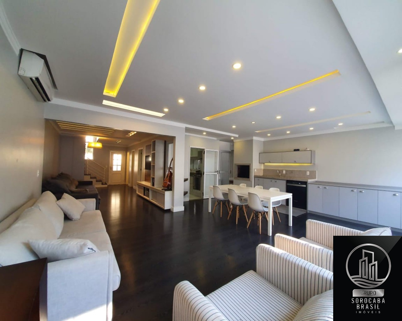 Casa com 3 dormitórios à venda, 170 m² por R$ 820.000 - cond