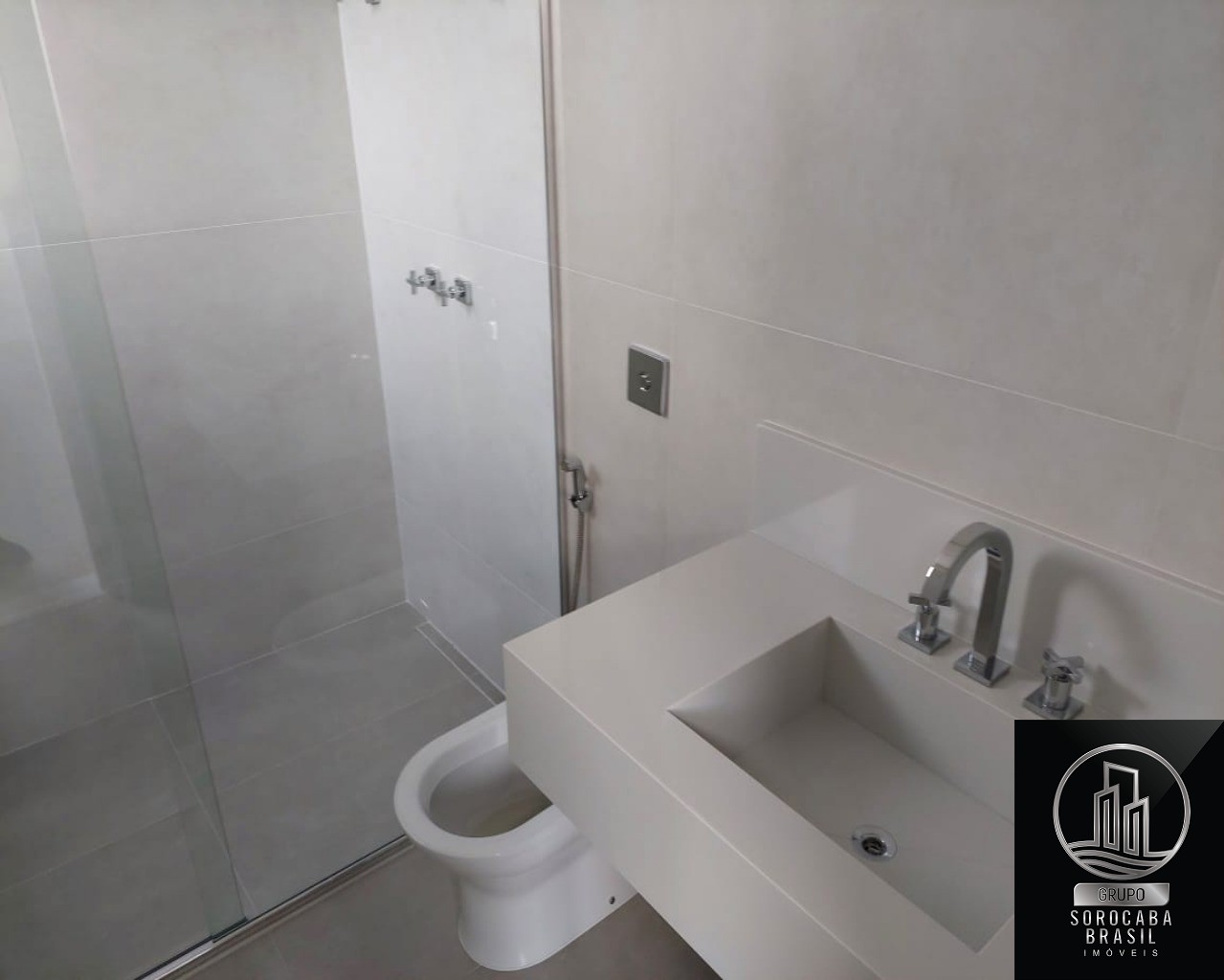 Sobrado com 4 dormitórios à venda, 370 m² por R$ 2.450.000 -