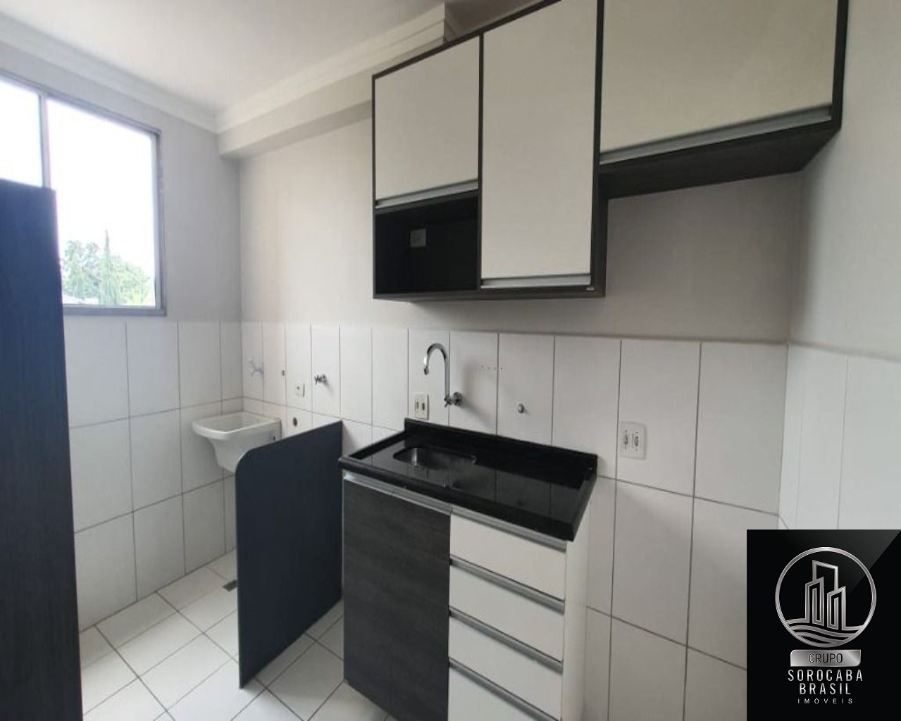 Apartamento com 2 dormitórios à venda, 50 m² por R$ 205.000 