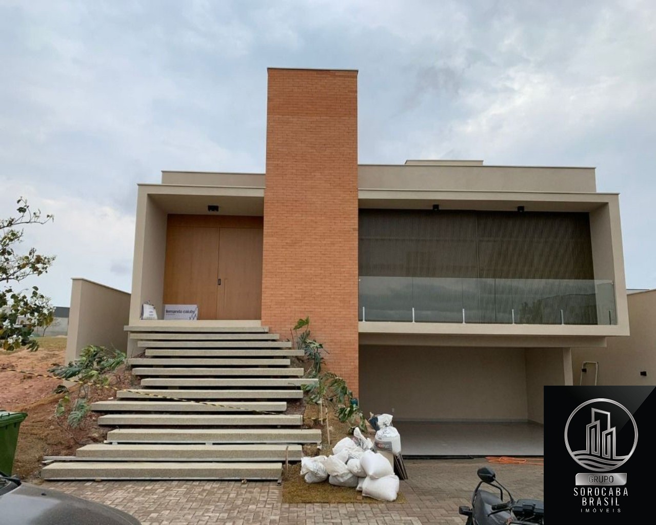 Sobrado com 4 dormitórios à venda, 318 m² por R$ 2.800.000 -