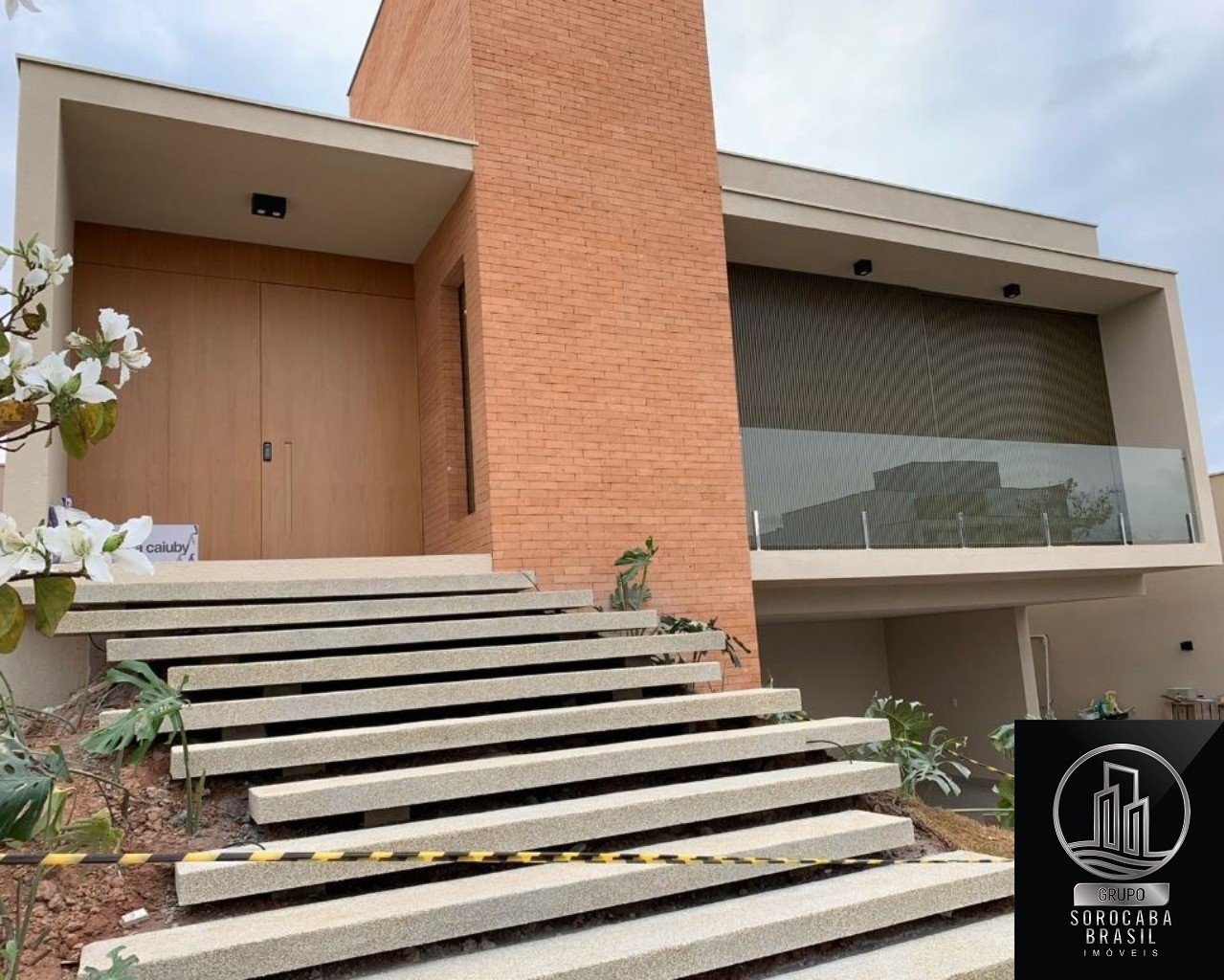 Sobrado com 4 dormitórios à venda, 318 m² por R$ 2.800.000 -