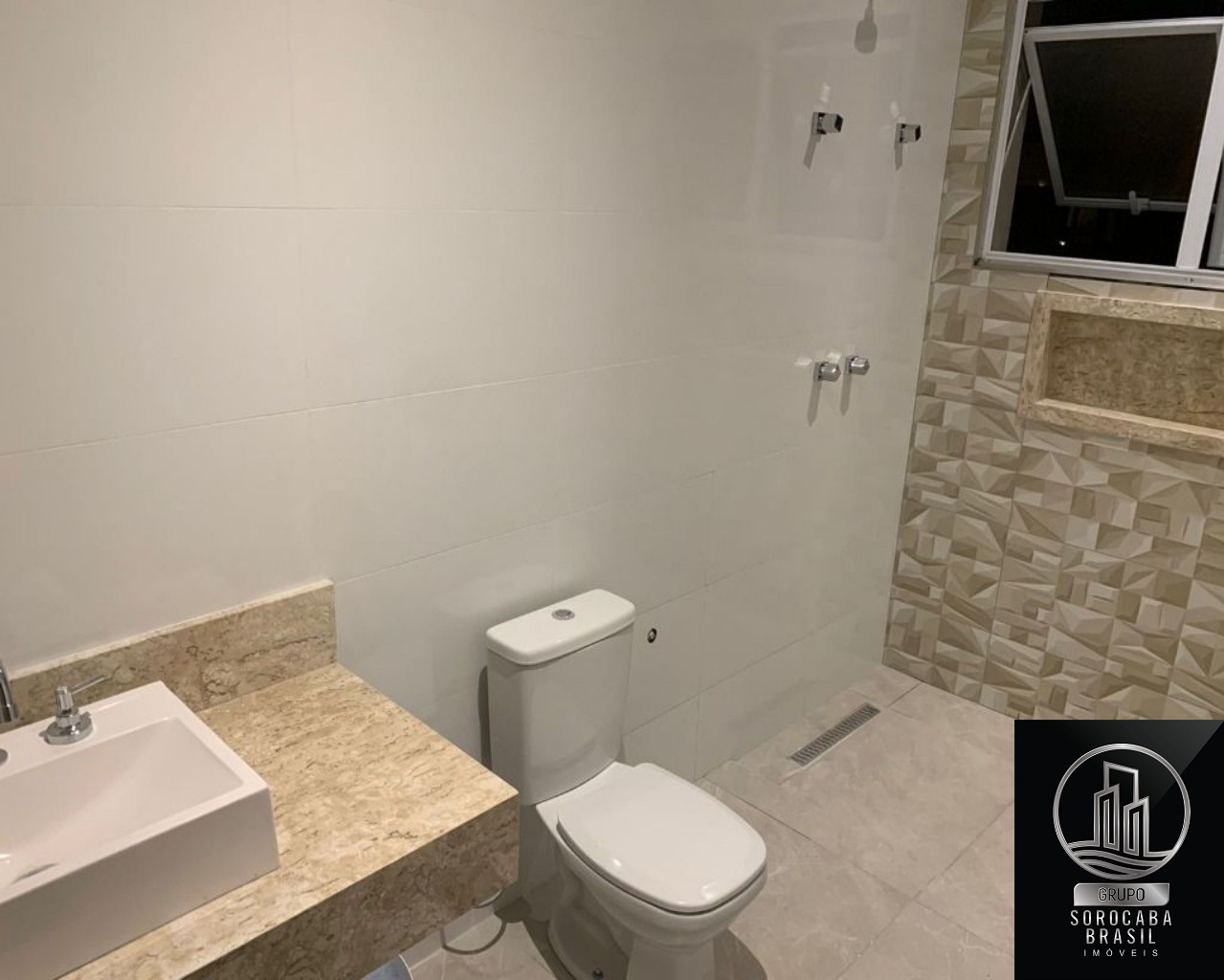 Casa com 3 dormitórios à venda, 220 m² por R$ 1.224.000 - co
