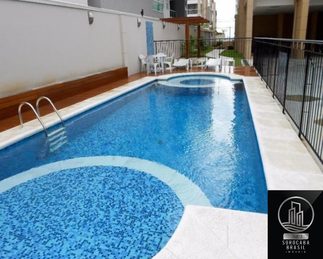 Apartamento com 2 dormitórios à venda, 60 m² por R$ 522.000 