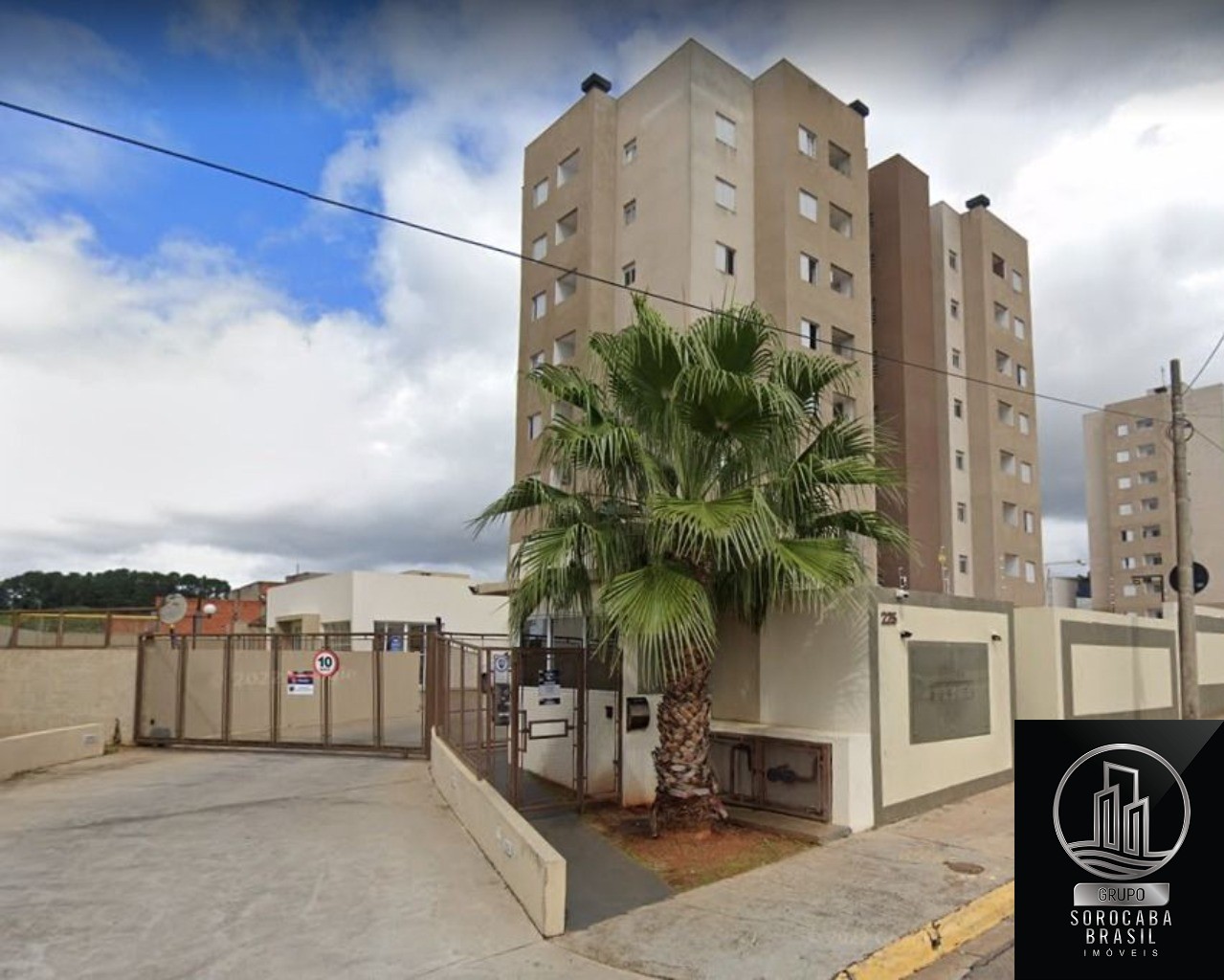 Apartamento com 2 dormitórios à venda, 53 m² por R$ 225.000 