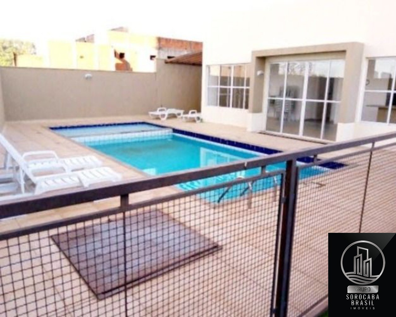 Apartamento com 2 dormitórios à venda, 53 m² por R$ 225.000 