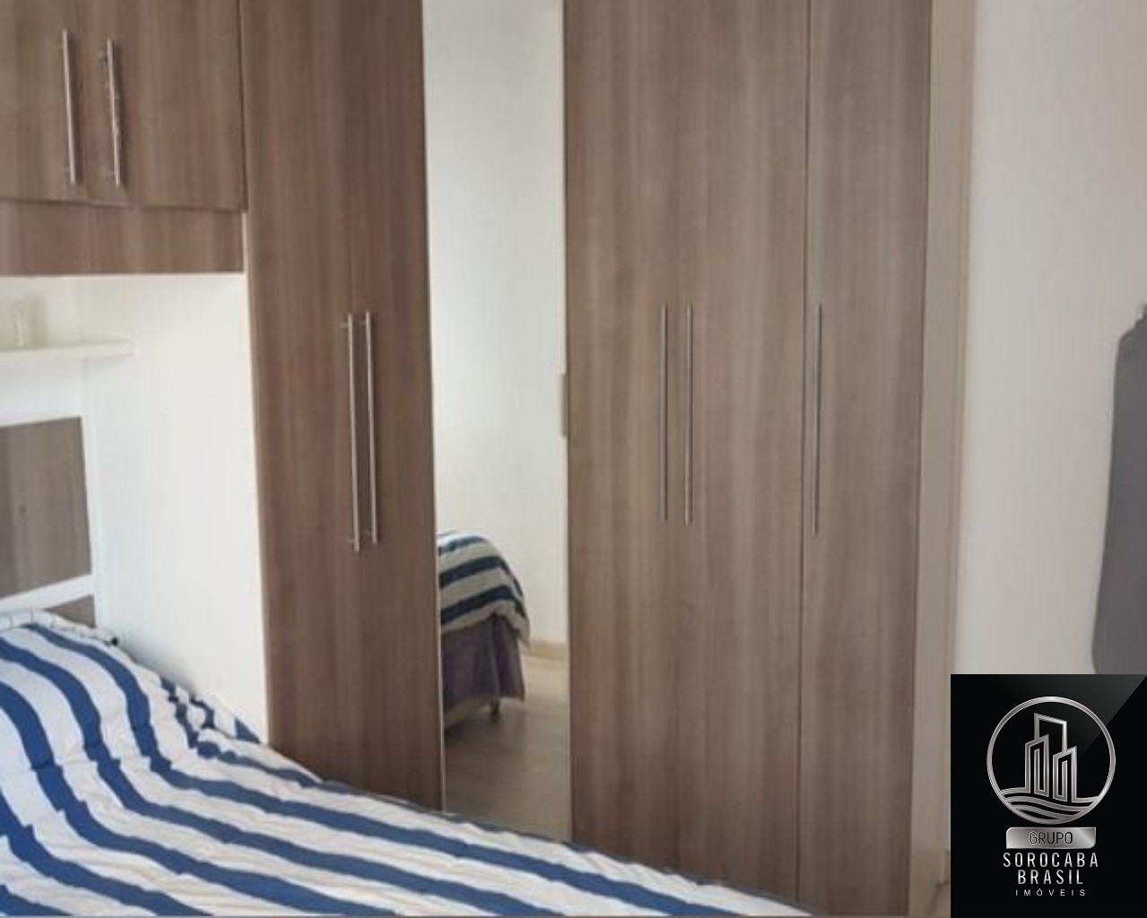 Apartamento com 2 dormitórios à venda, 52 m² por R$ 220.000 