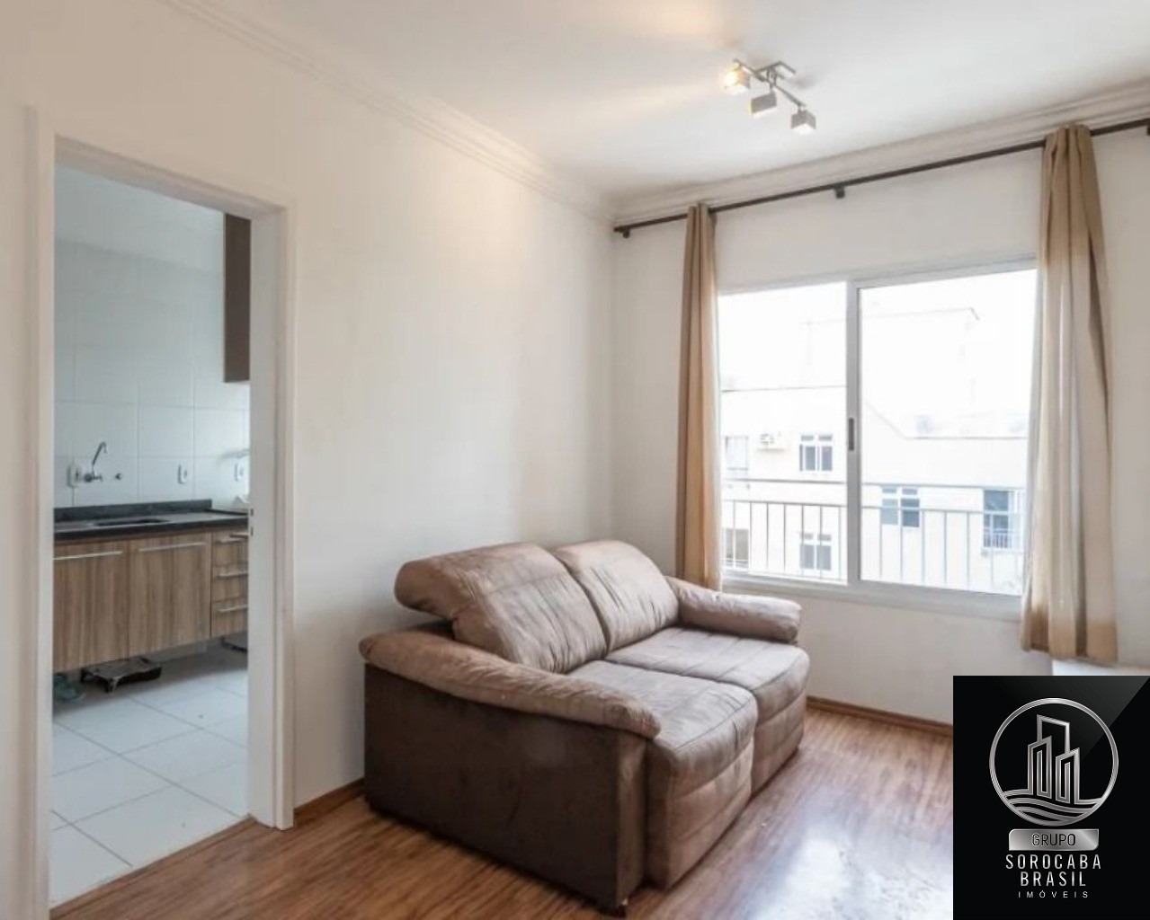 Apartamento com 2 dormitórios à venda, 49 m² por R$ 200.000 