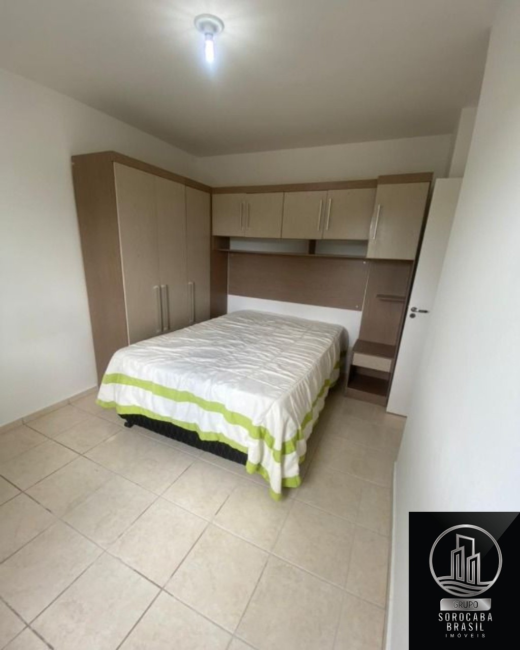 Apartamento com 2 dormitórios à venda, 52 m² por R$ 193.000 