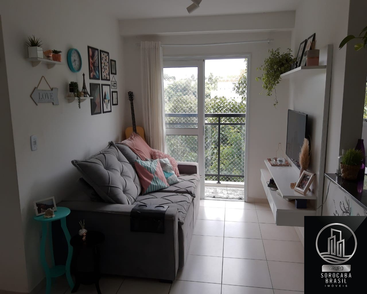 Apartamento com 2 dormitórios à venda, 52 m² por R$ 280.000 
