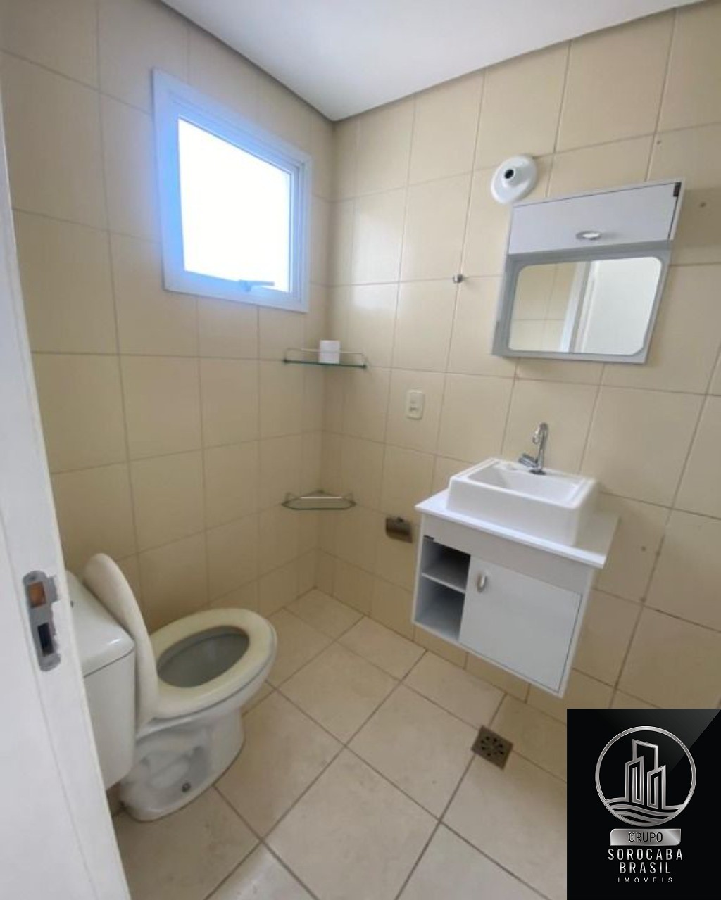 Apartamento com 2 dormitórios à venda, 52 m² por R$ 193.000 