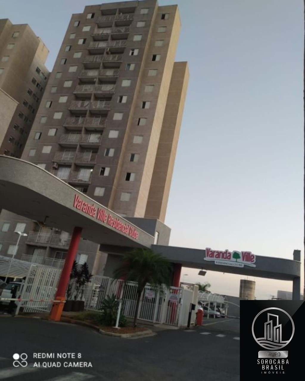 Apartamento com 2 dormitórios à venda, 52 m² por R$ 255.000 