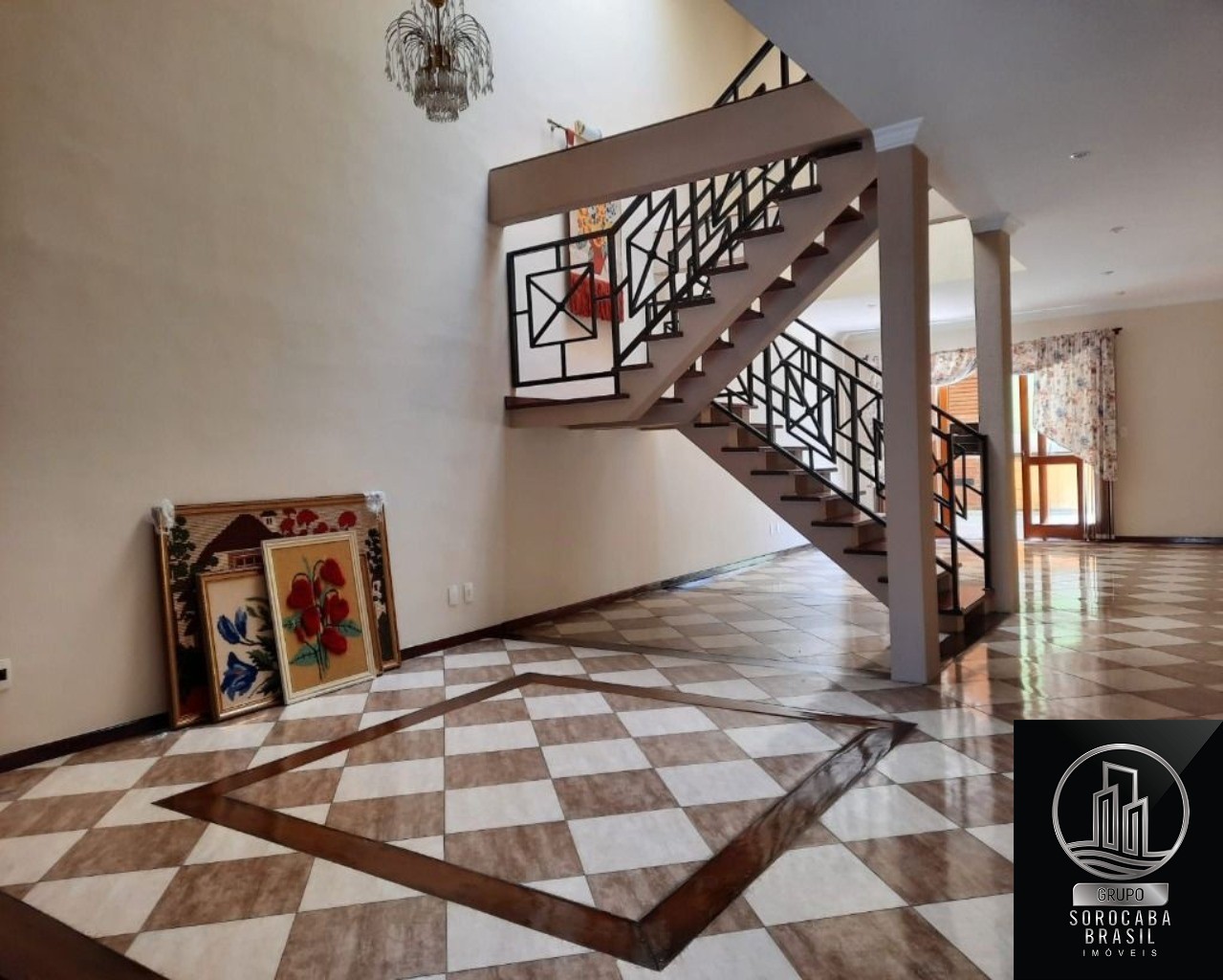 Casa com 3 dormitórios para alugar, 280 m² por R$ 4.400/mês 