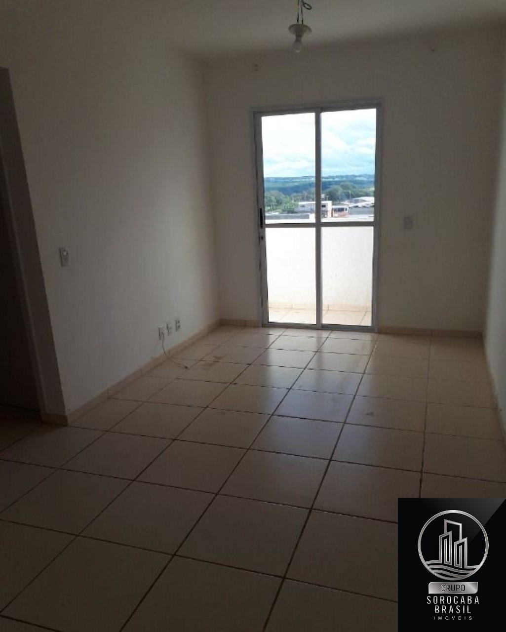 Apartamento com 2 dormitórios à venda, 52 m² por R$ 180.000 