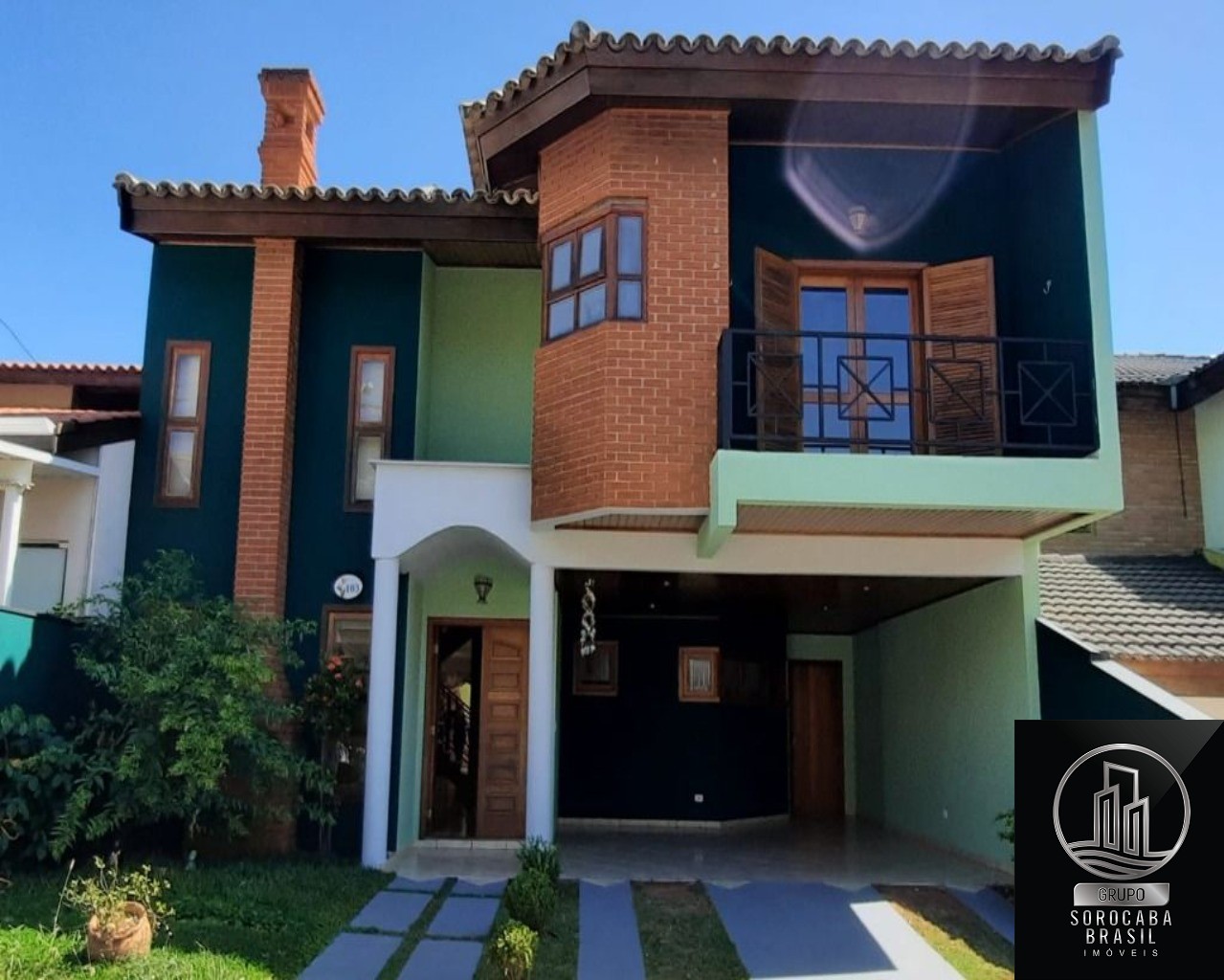 Casa com 3 dormitórios para alugar, 280 m² por R$ 4.400/mês 