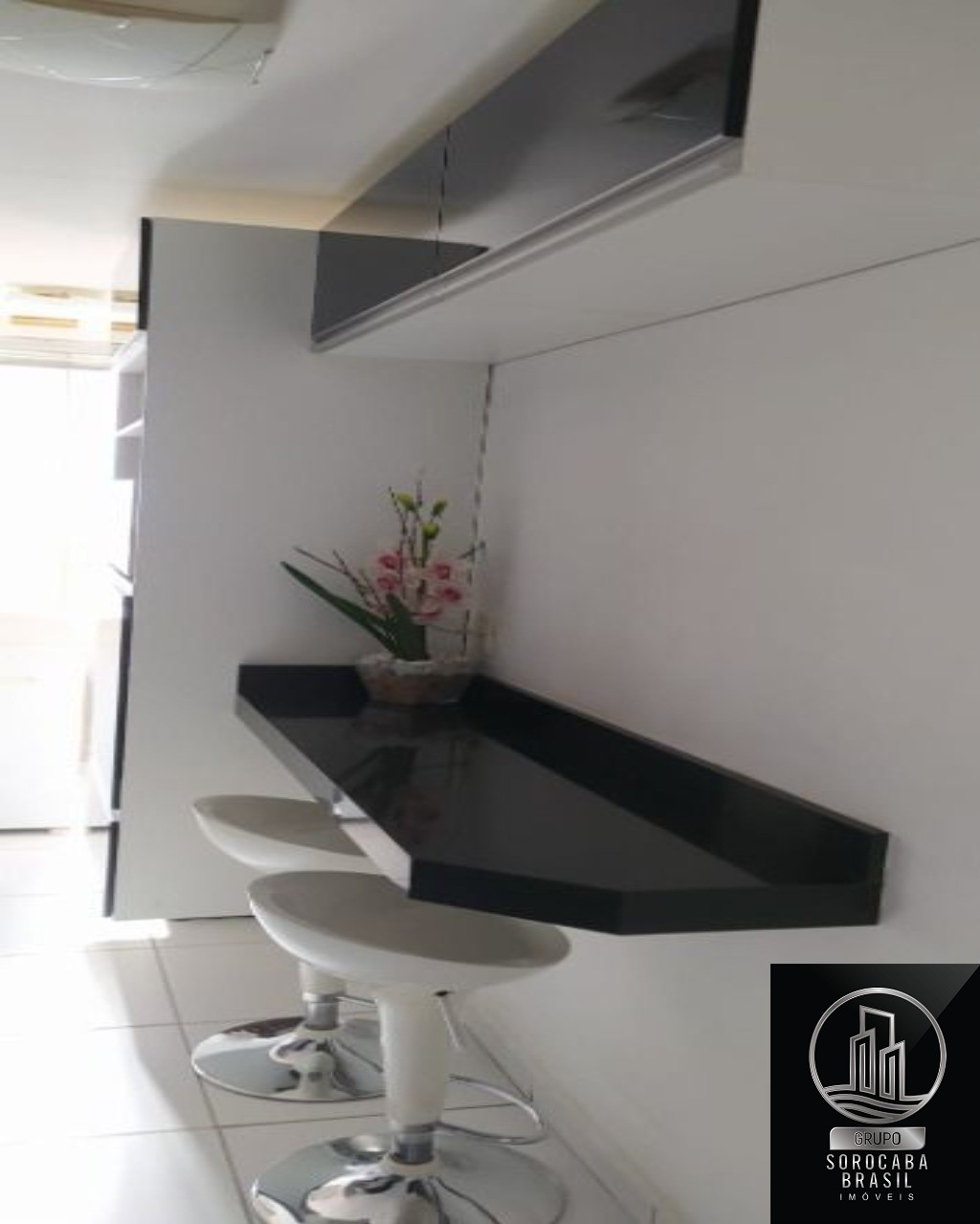 Apartamento com 2 dormitórios à venda, 52 m² por R$ 255.000 