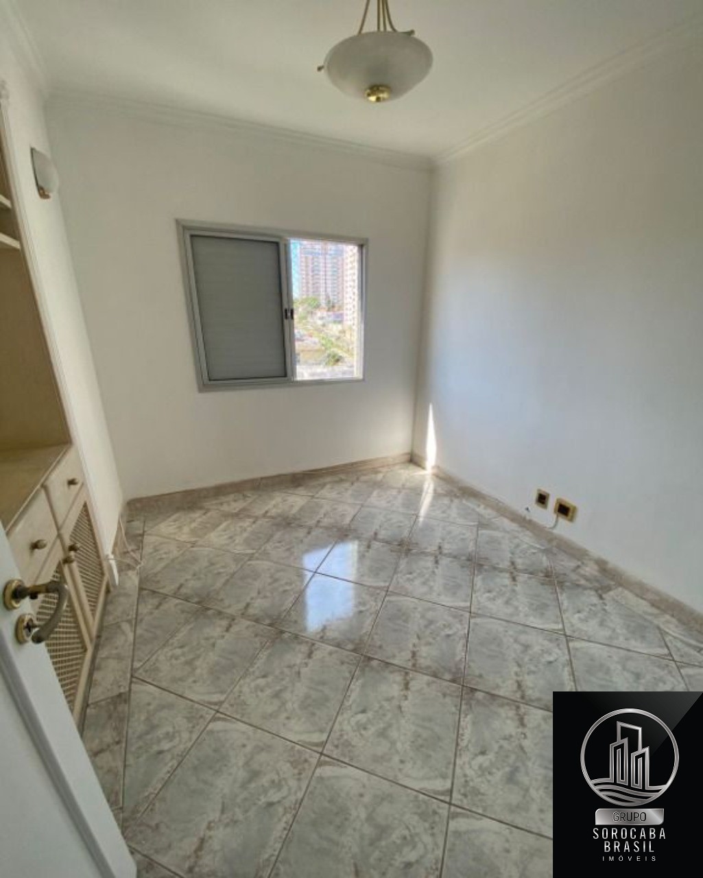 Apartamento com 3 dormitórios à venda, 133 m² por R$ 380.000