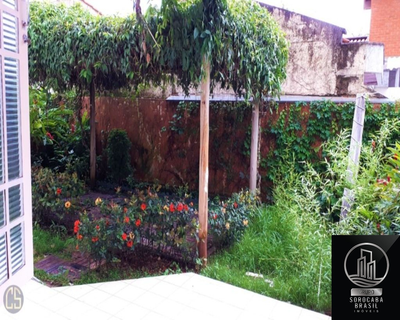 Casa com 3 dormitórios para alugar, 275 m² por R$ 4.300/mês 