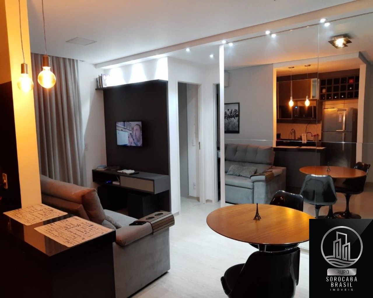 Apartamento com 2 dormitórios à venda, 56 m² por R$ 349.000 