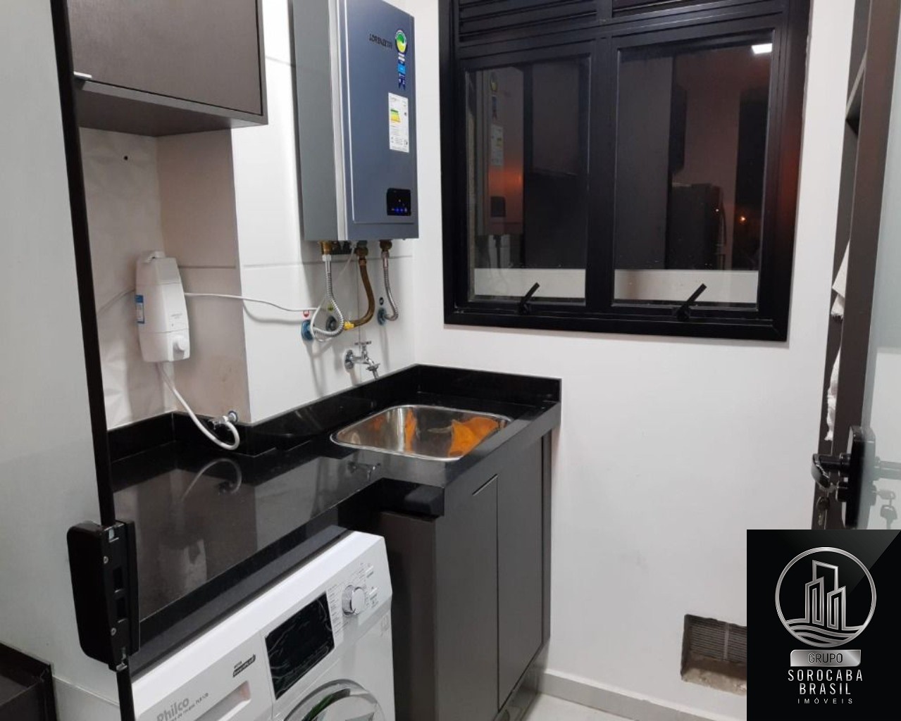 Apartamento com 2 dormitórios à venda, 56 m² por R$ 349.000 