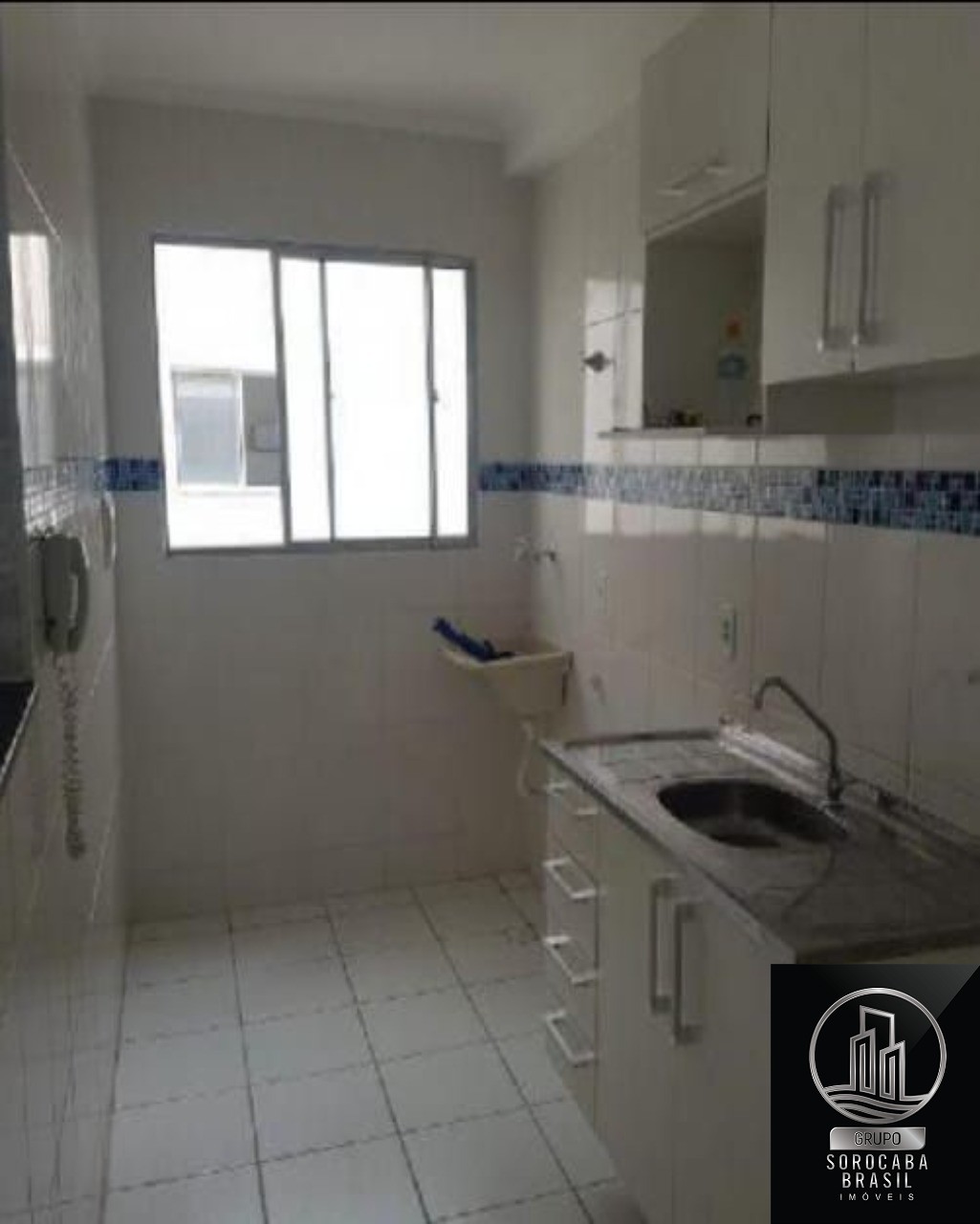 Apartamento com 2 dormitórios à venda, 52 m² por R$ 160.000 