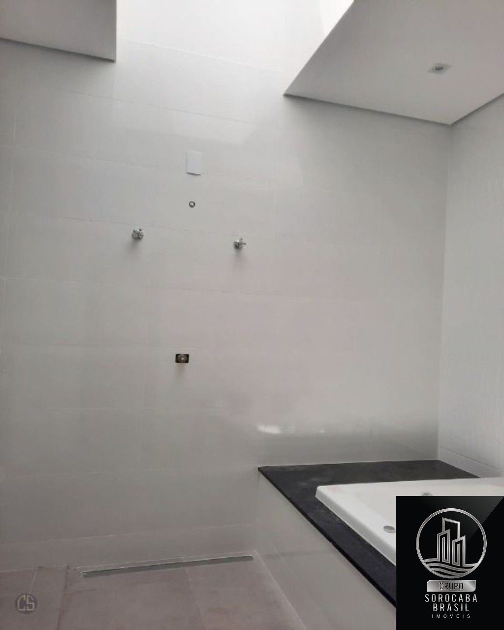 Casa com 3 dormitórios à venda, 205 m² por R$ 950.000 - cond