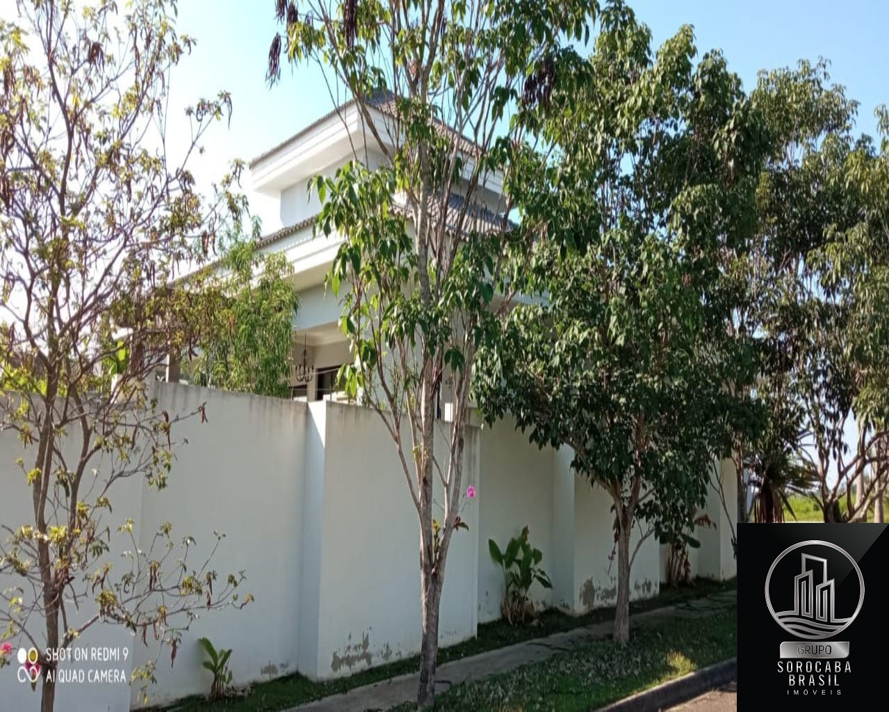 Casa de esquina composta por 1 suite master com closet $1.55