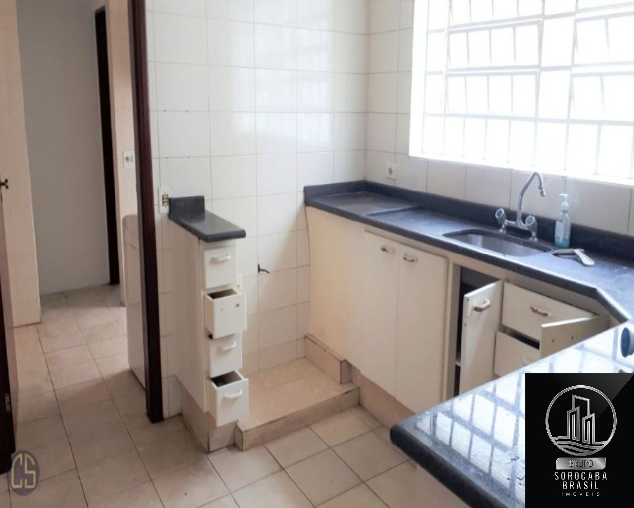 Casa com 3 dormitórios para alugar, 275 m² por R$ 4.300/mês 