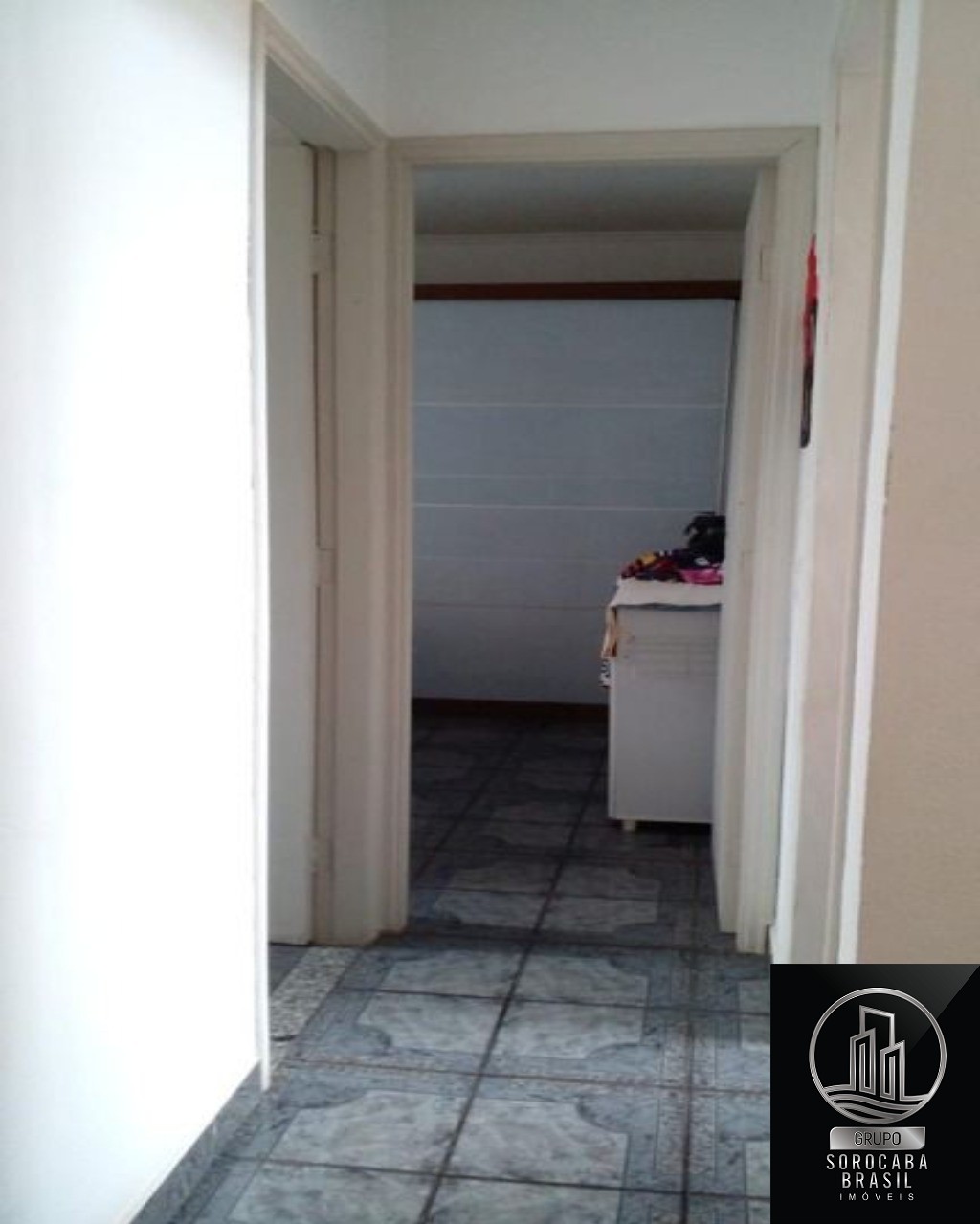 Apartamento com 2 dormitórios à venda, 68 m² por R$ 200.000 
