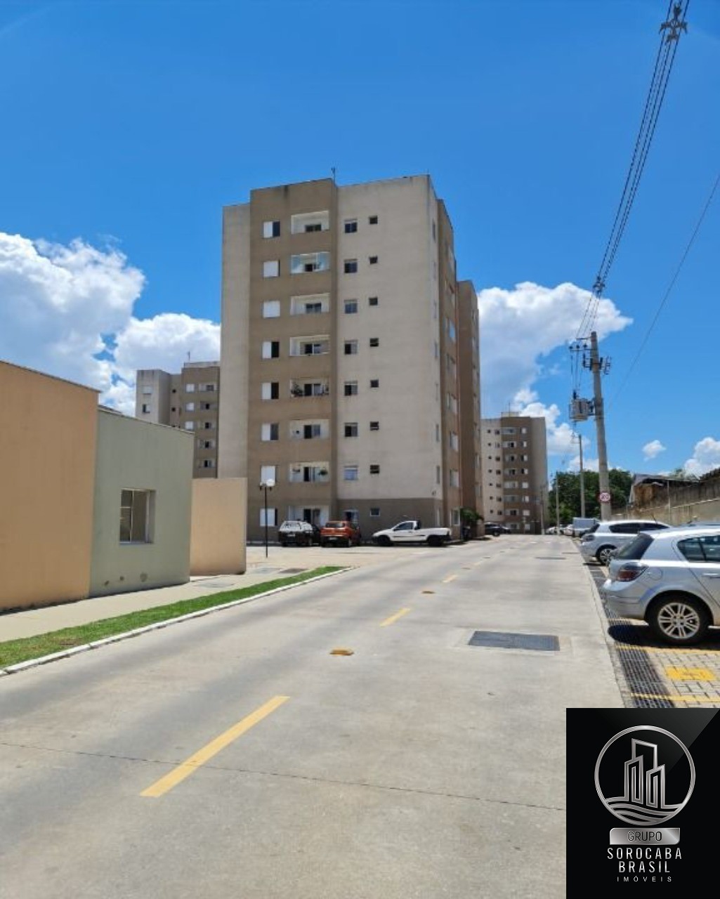 Apartamento com 2 dormitórios à venda, 52 m² por R$ 180.000 