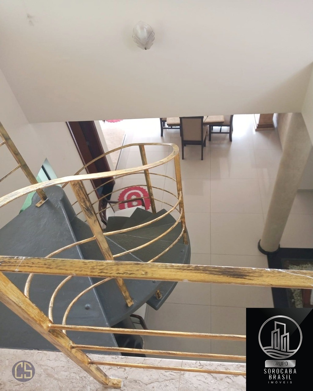 Casa assobradada imponente cond. Granja olga