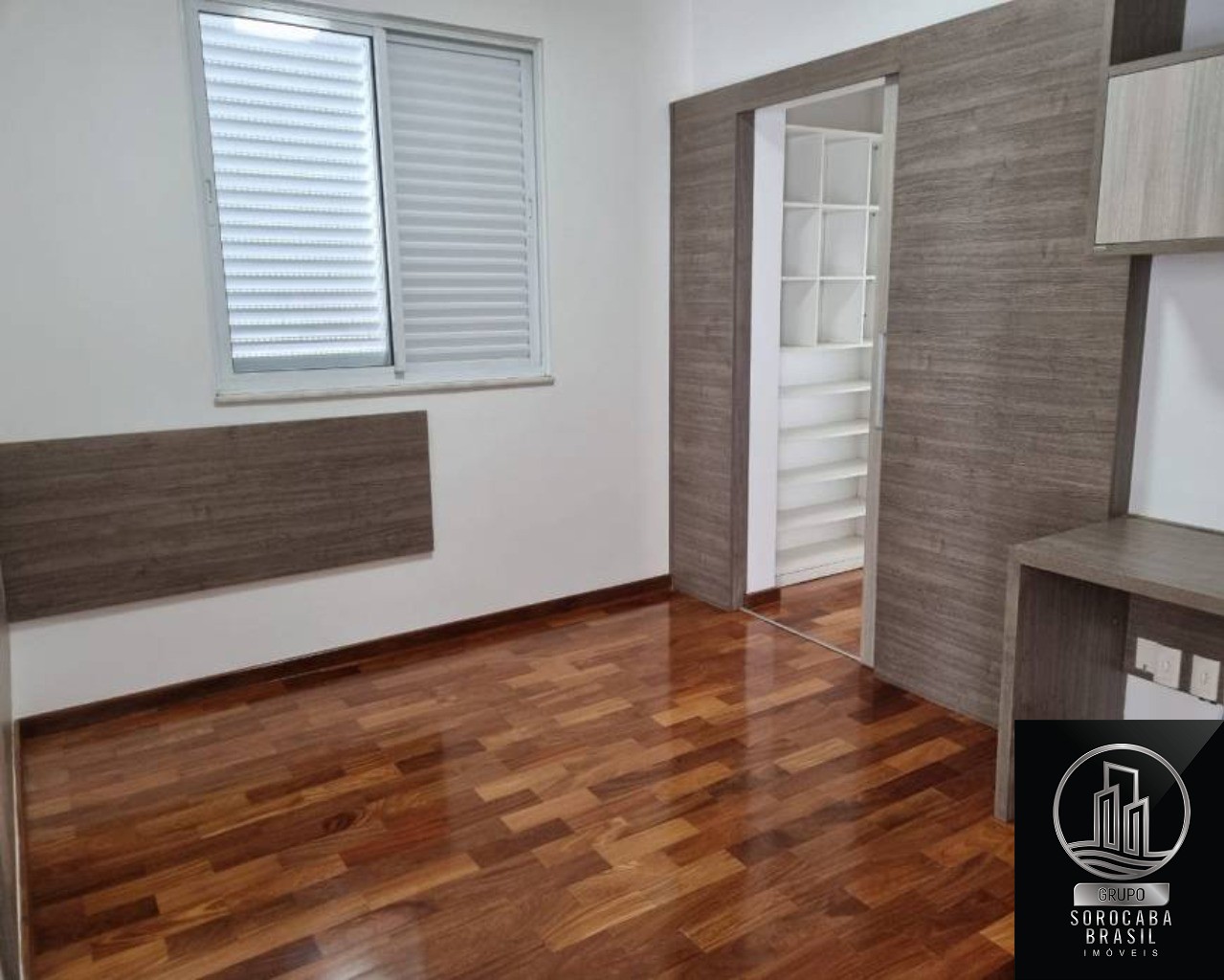 Casa de condomínio com 4 quartos e 6 banheiros à venda, 370 