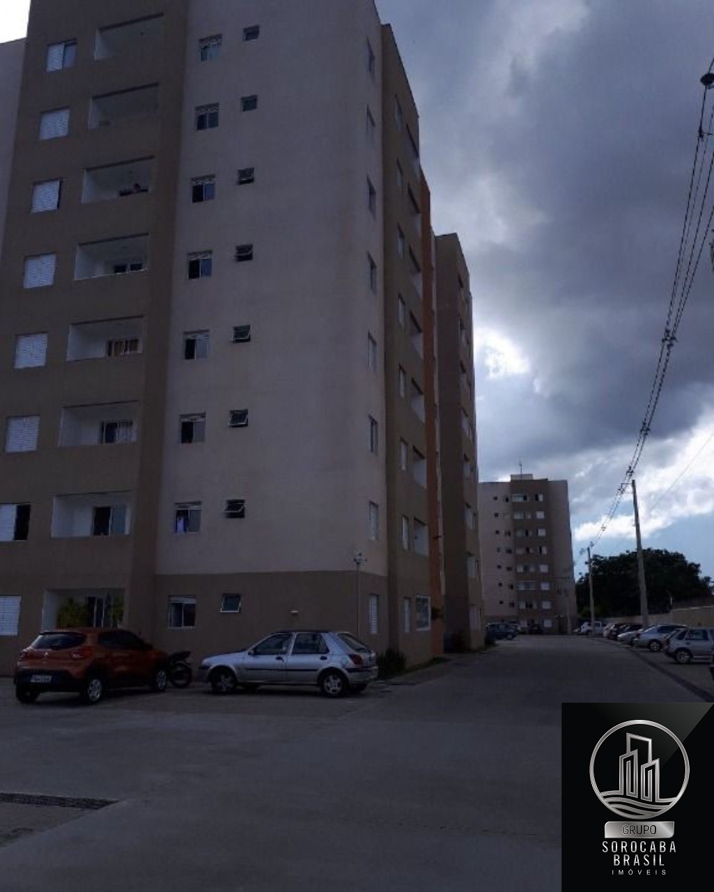 Apartamento com 2 dormitórios à venda, 52 m² por R$ 180.000 