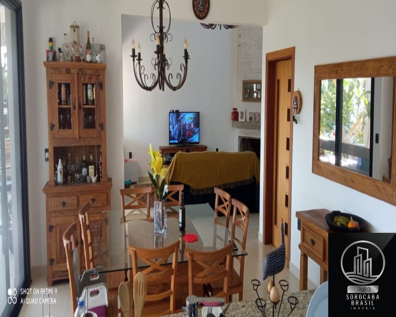 Casa de esquina composta por 1 suite master com closet $1.55