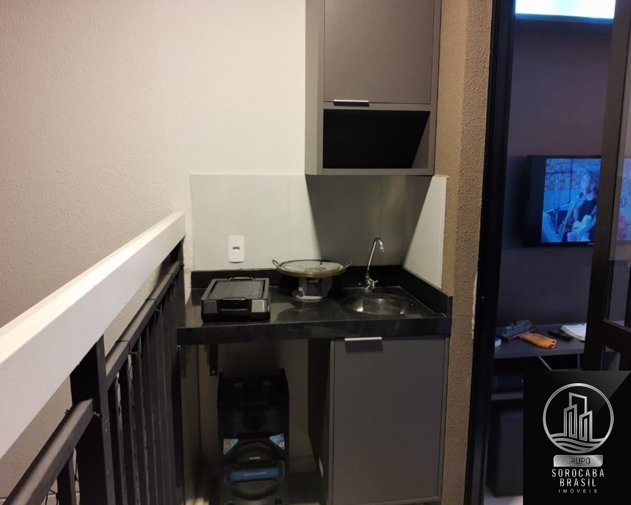 Apartamento com 2 dormitórios à venda, 56 m² por R$ 349.000 