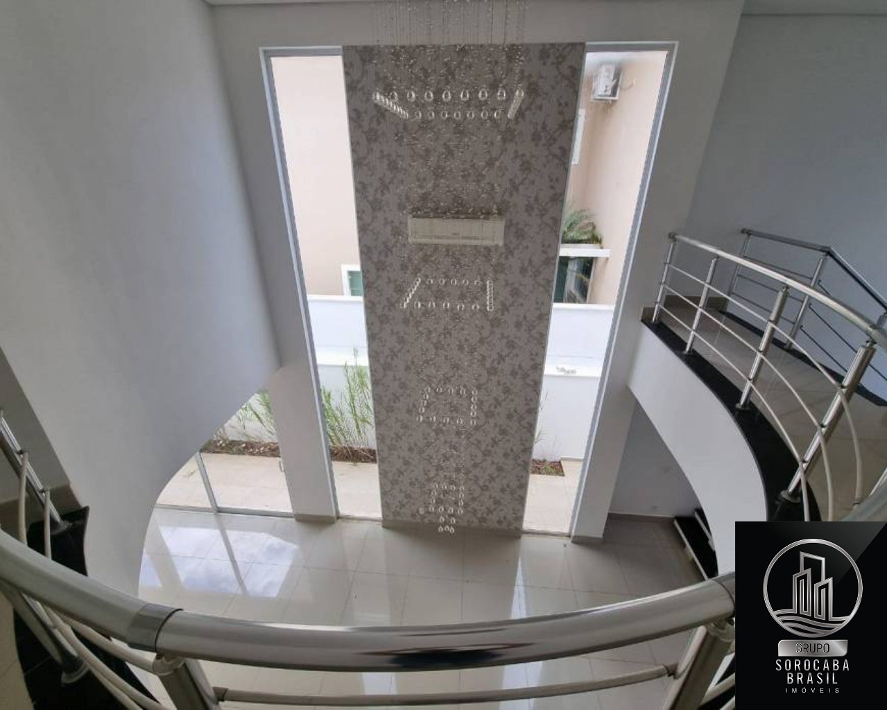 Casa de condomínio com 4 quartos e 6 banheiros à venda, 370 