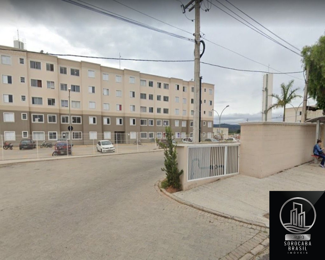 Apartamento com 2 dormitórios à venda, 55 m² por R$ 170.000 